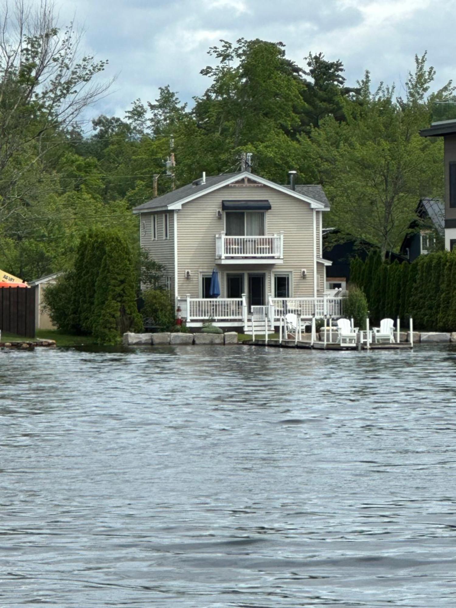 Waterfront Home With Dock Belmont Zewnętrze zdjęcie